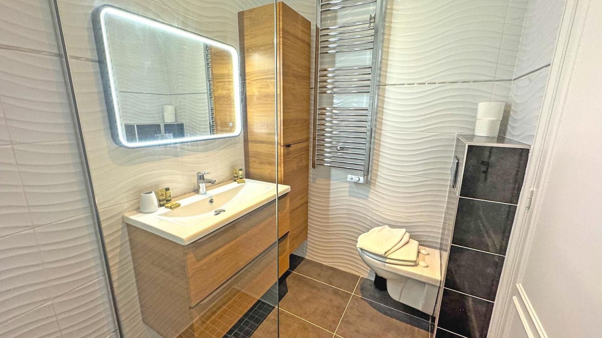 Cariatides - Promenade Apartment
