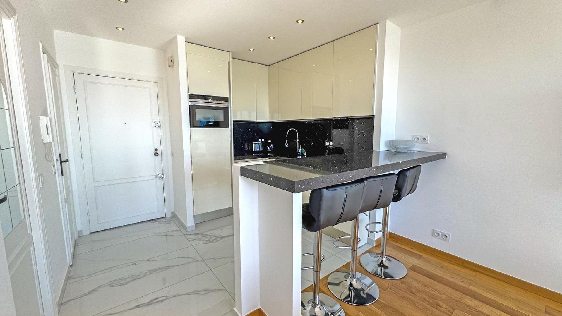 Cariatides - Promenade Apartment Nice