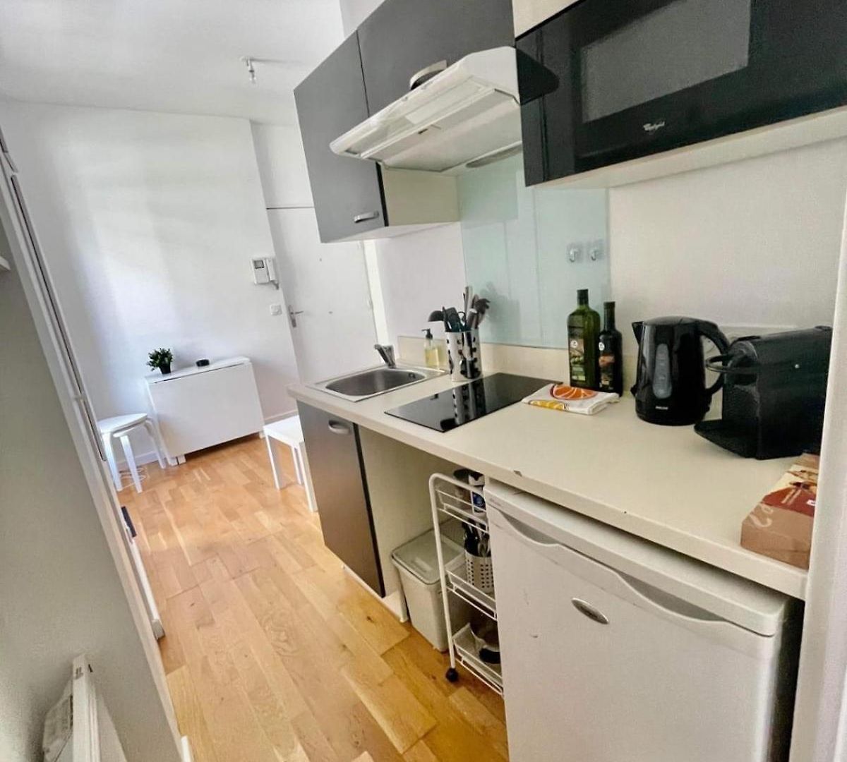 Appartement Two-rooms With Balcony In Nice