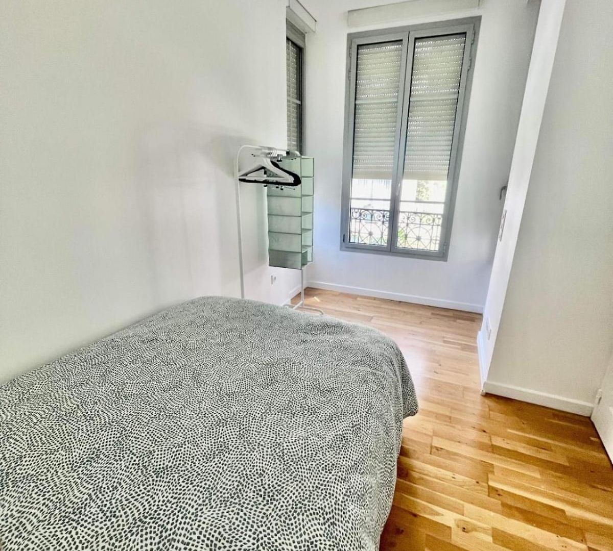 Two-rooms With Balcony In Appartement *