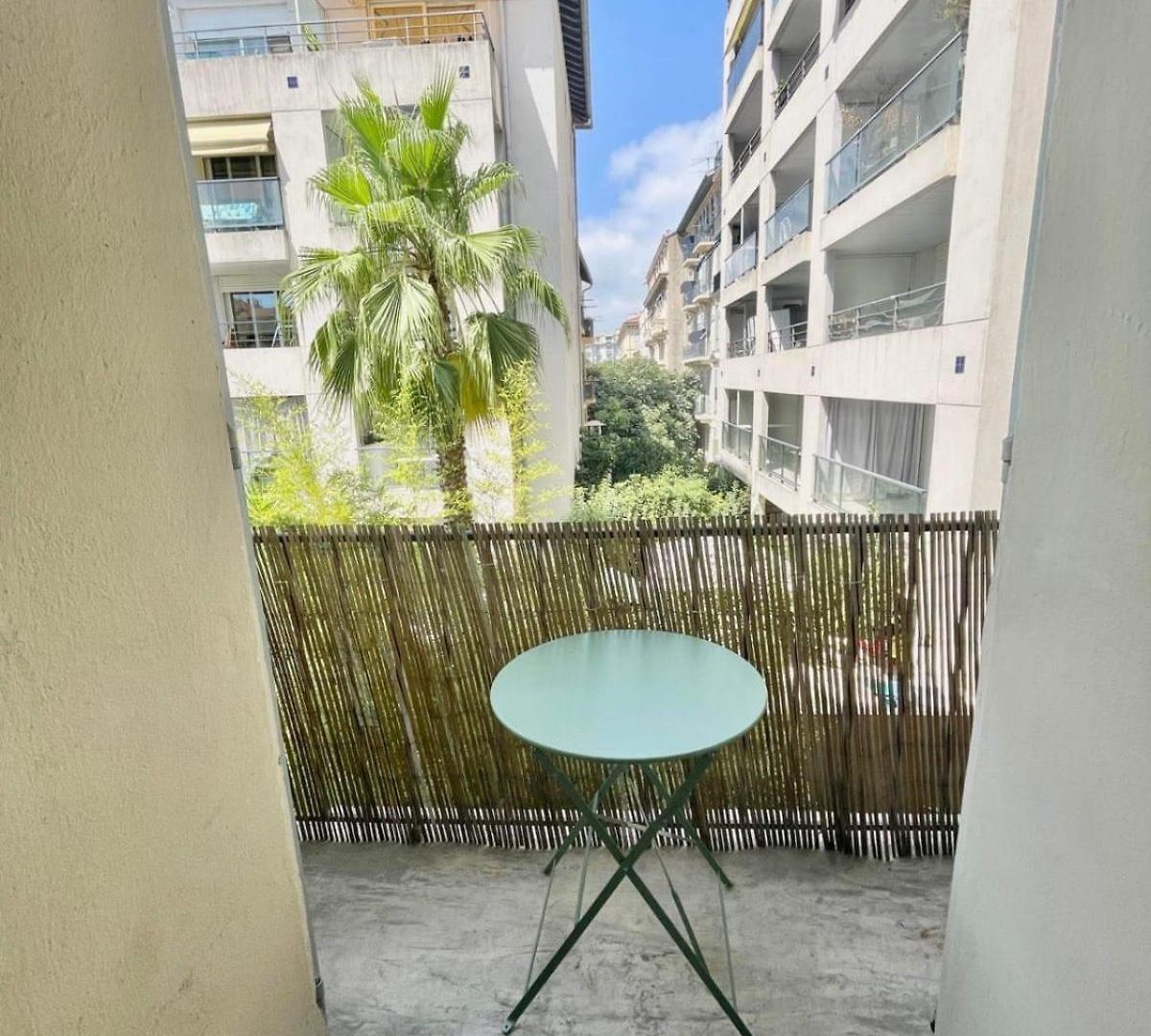 Appartement Two-rooms With Balcony In *