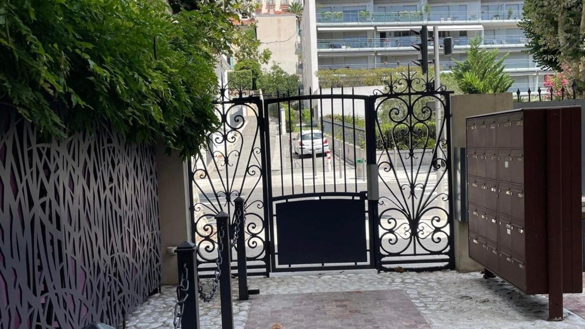 Two-rooms With Balcony In Nice