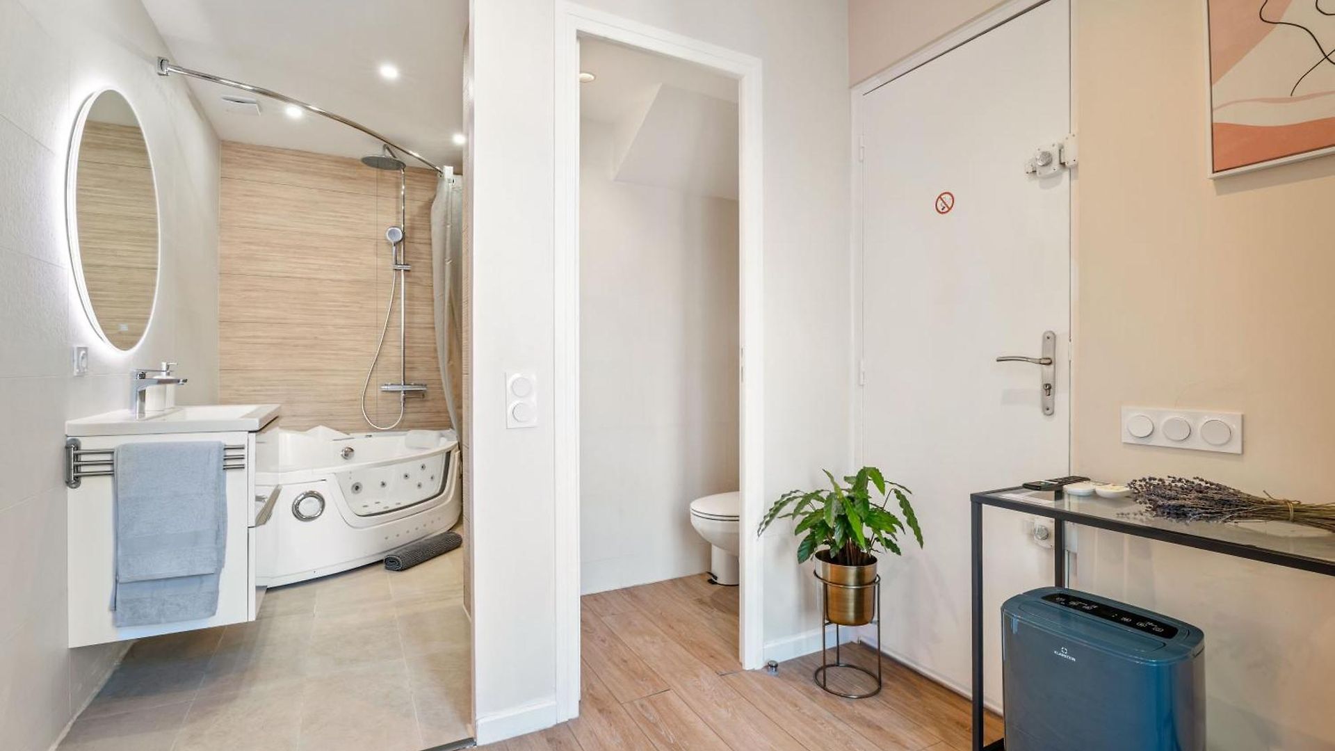 Elegant Jacuzzi Loft In Massena