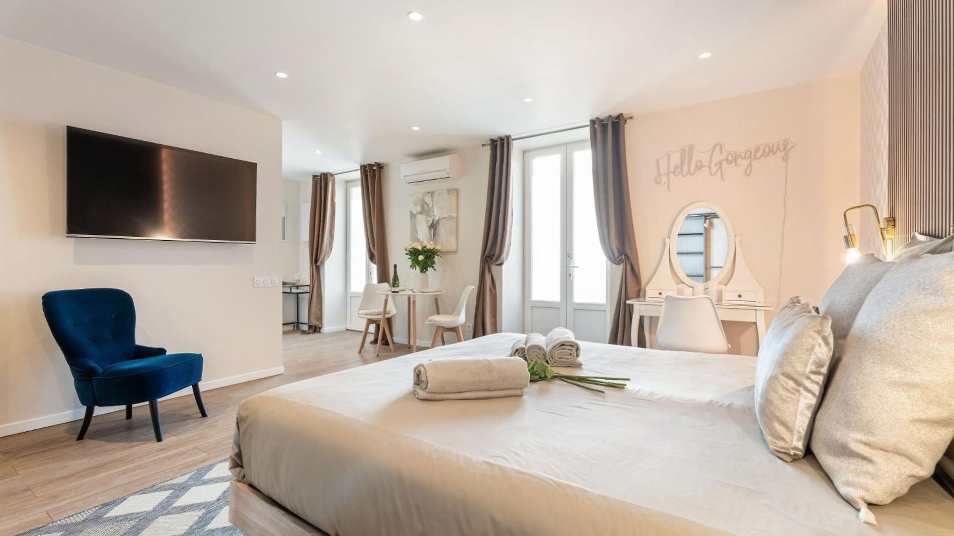 Elegant Jacuzzi Loft In Massena