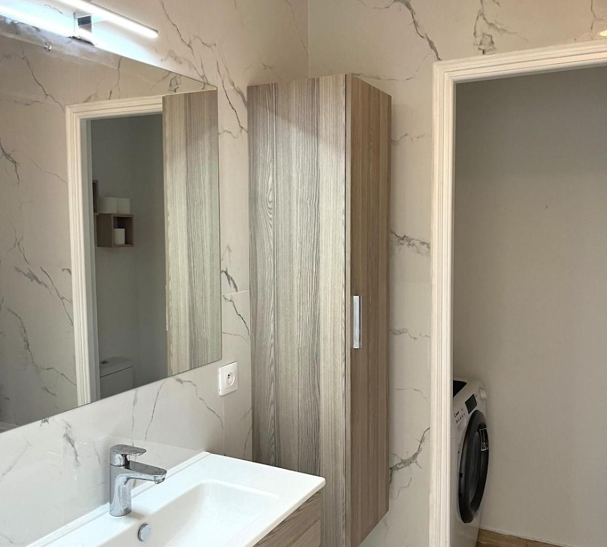 Beautiful With Parking Place Massena Apartment *