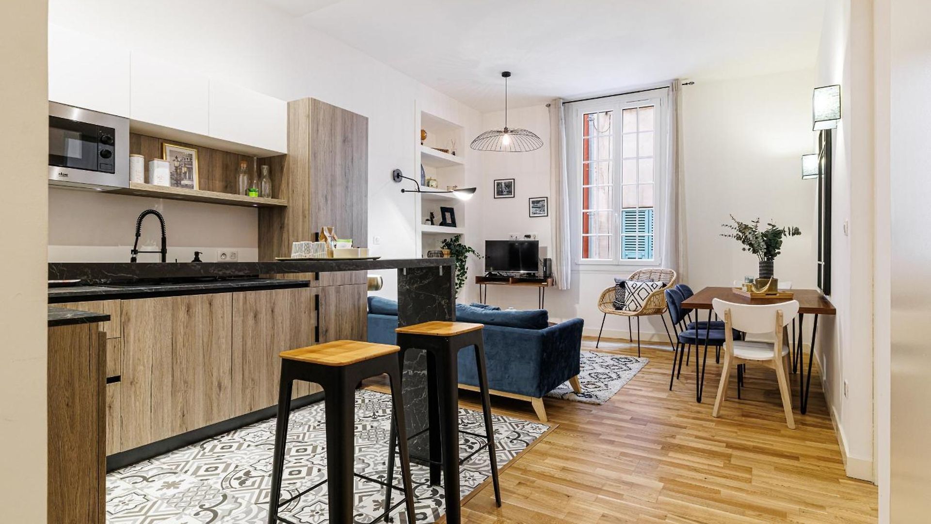 Chic & Cozy 2 Bdr Heart Of The Old Town Appartement *