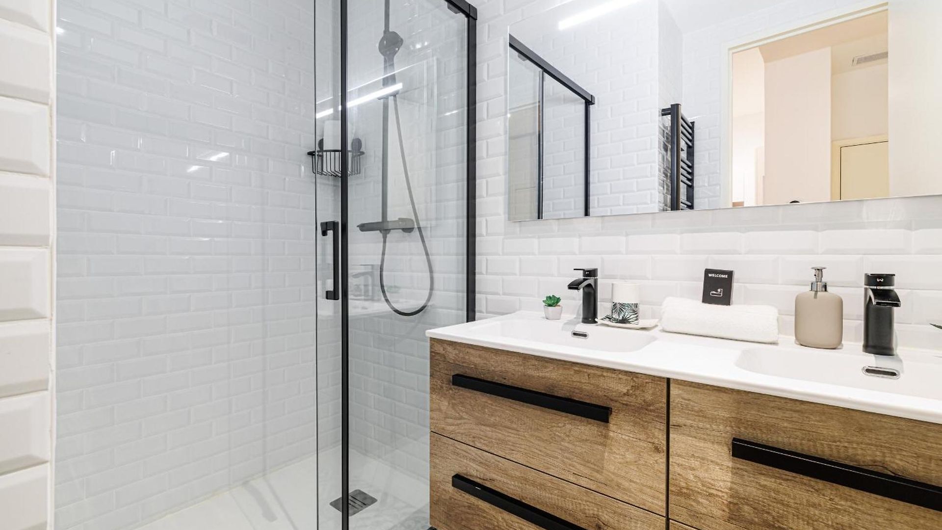 Appartement Chic & Cozy 2 Bdr Heart Of The Old Town