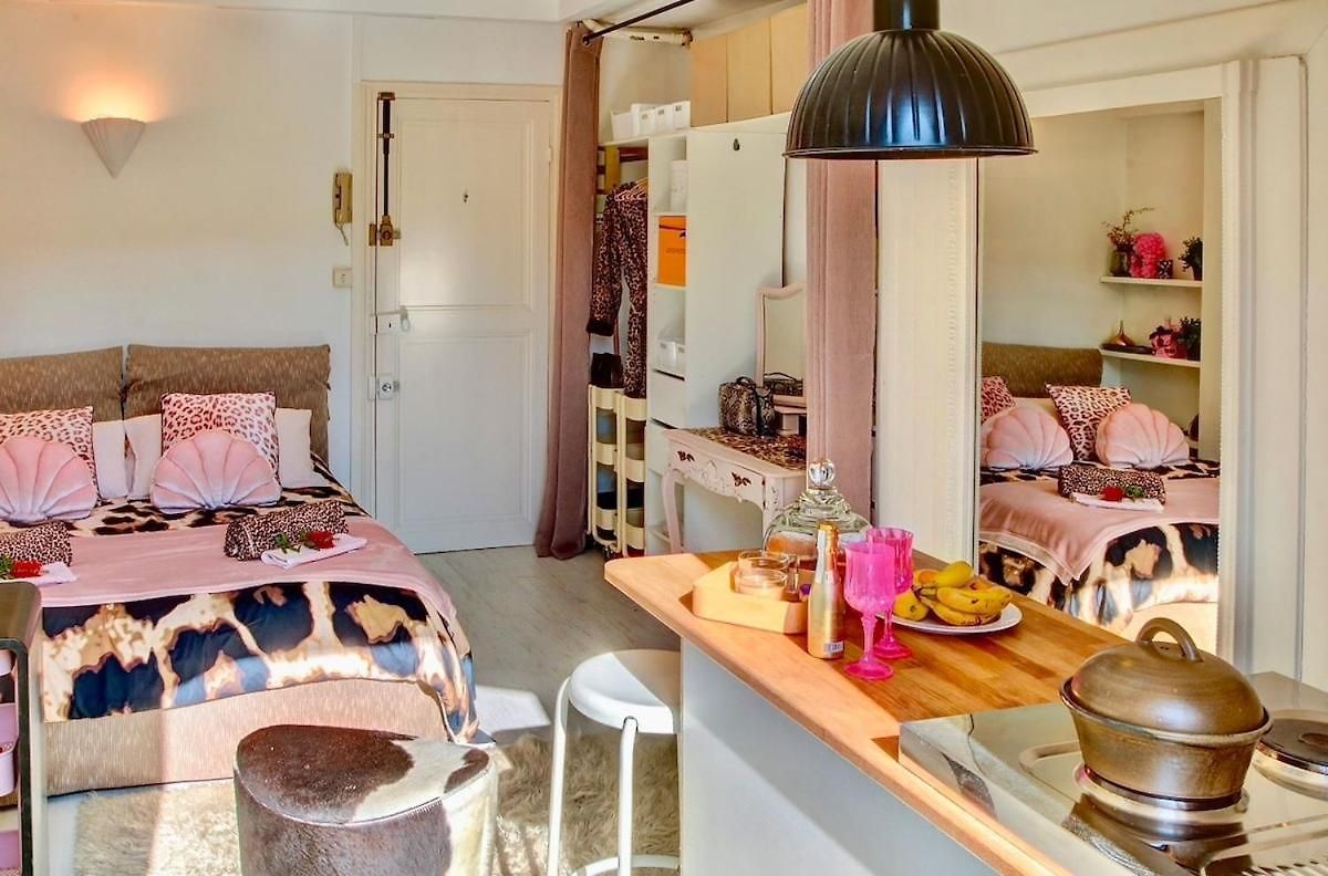 - Little With Sunny Terrace Apartment