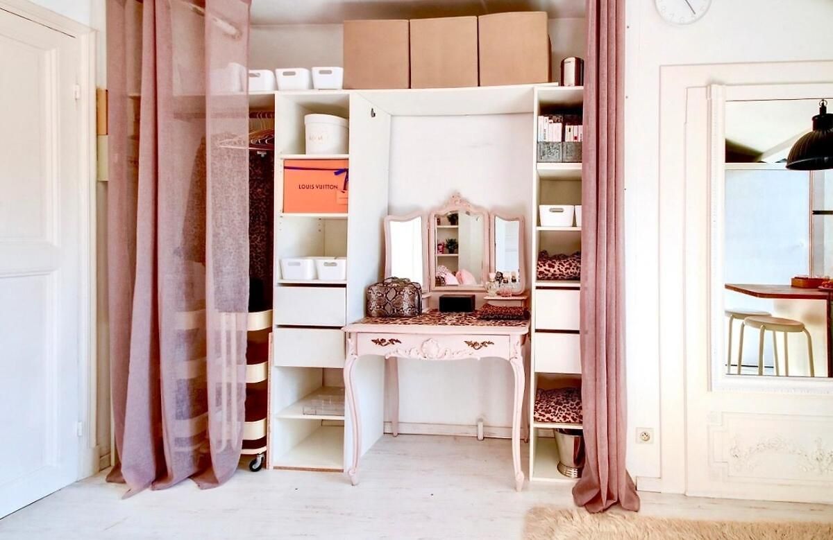 - Little With Sunny Terrace Apartment *