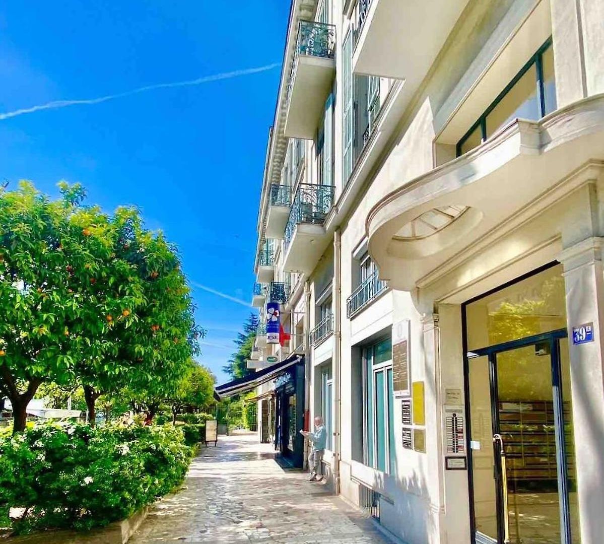 Apartment - Little With Sunny Terrace Nice