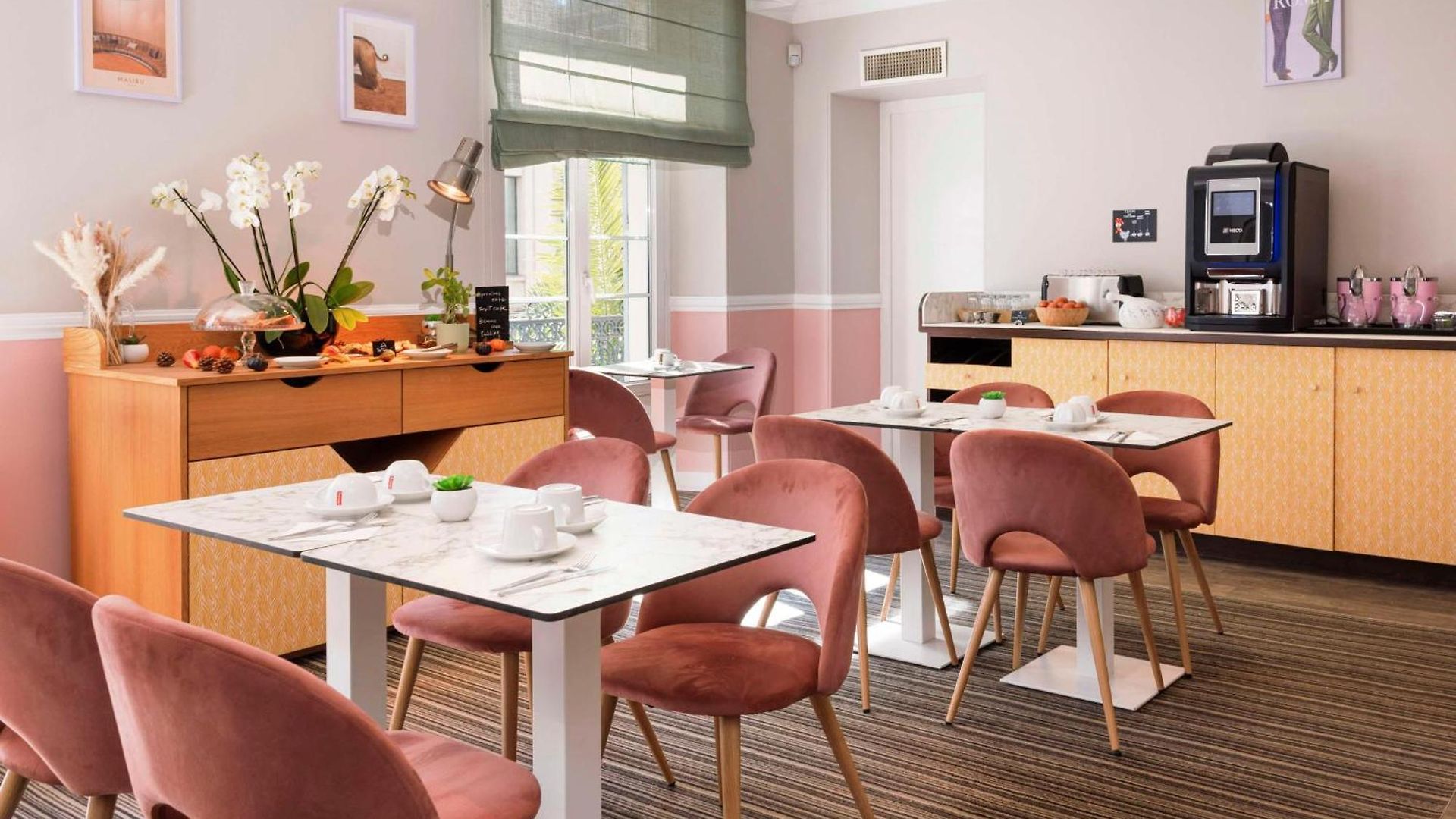 Western Lakmi Hotel 3*