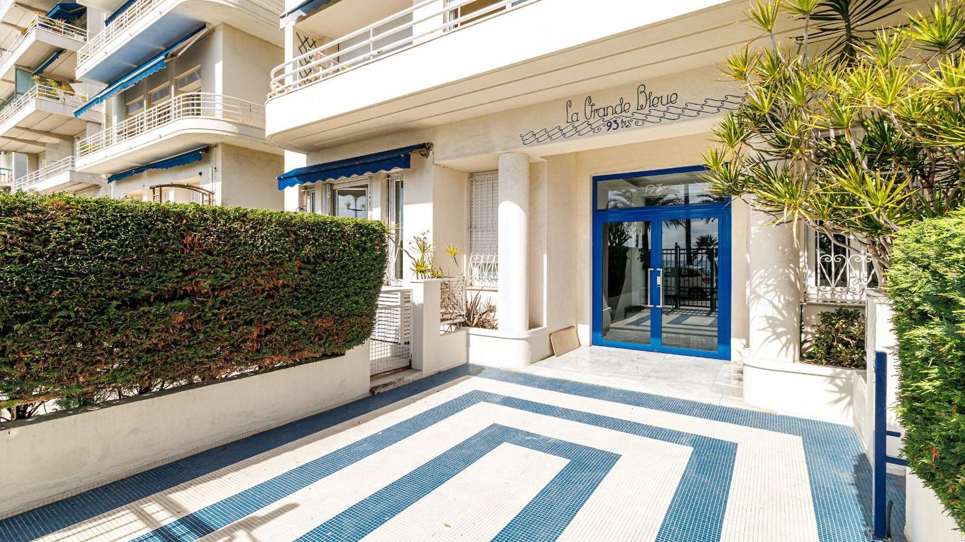 Promenade Des 2 Bdr Large Terrace