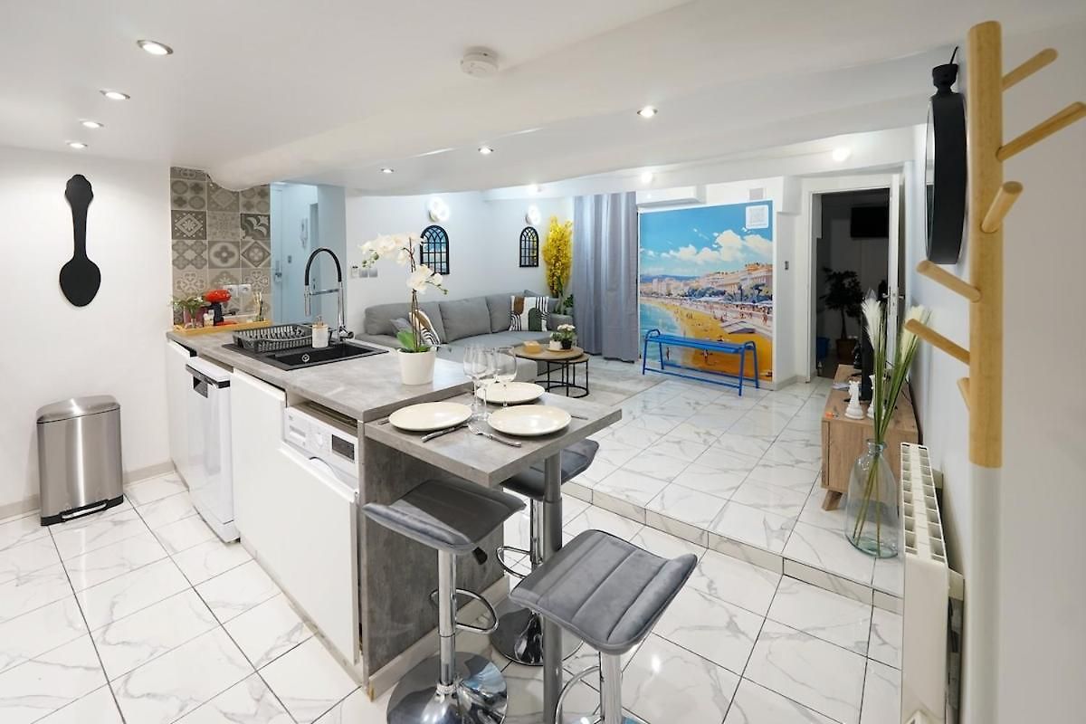 Au Coeur Du Vieux Emplacement Idéal! Appartement Nice