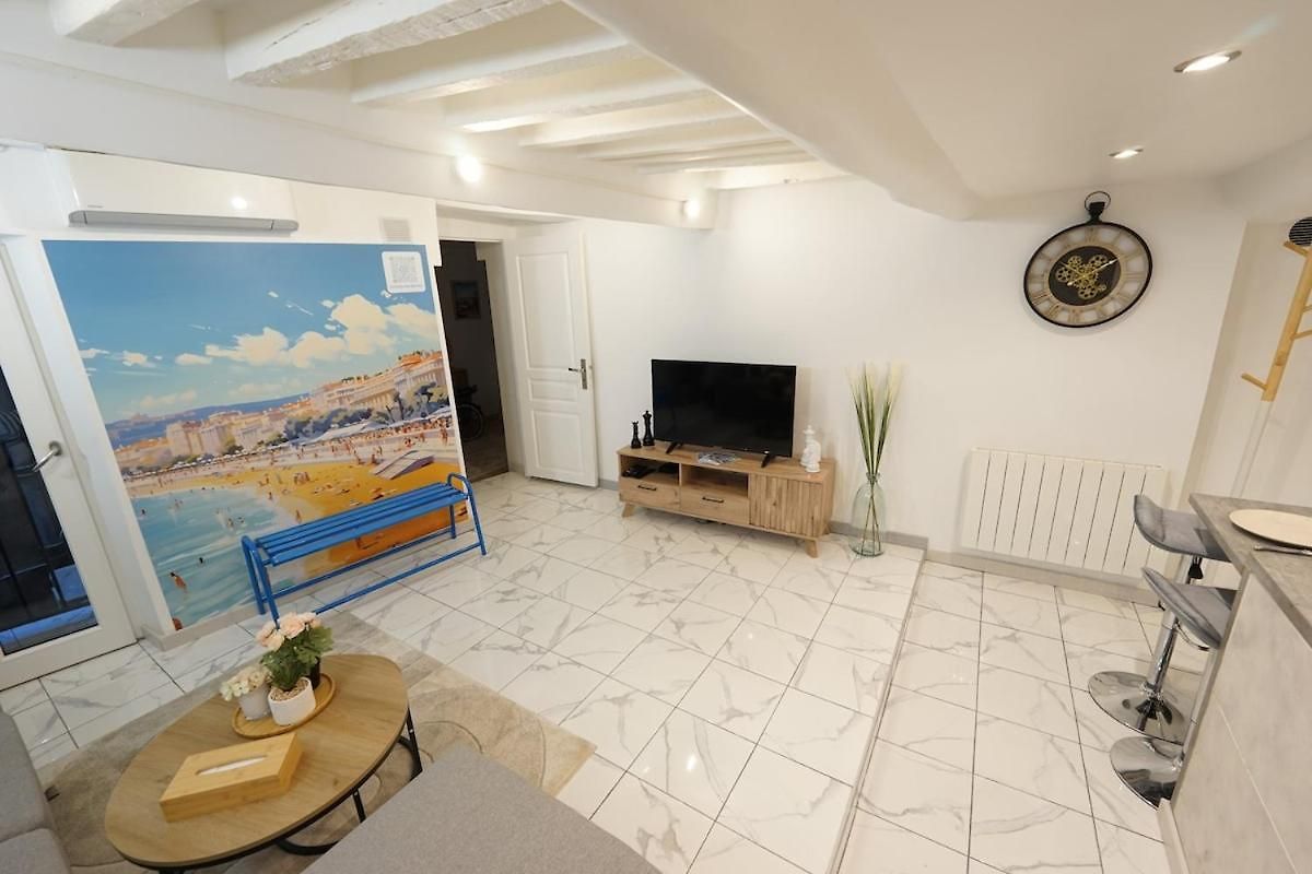 Au Coeur Du Vieux Emplacement Idéal! Appartement *