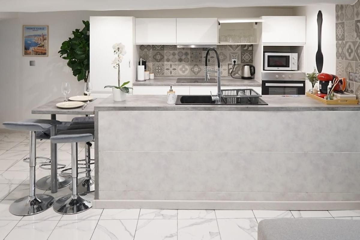 Au Coeur Du Vieux Emplacement Idéal! Appartement *