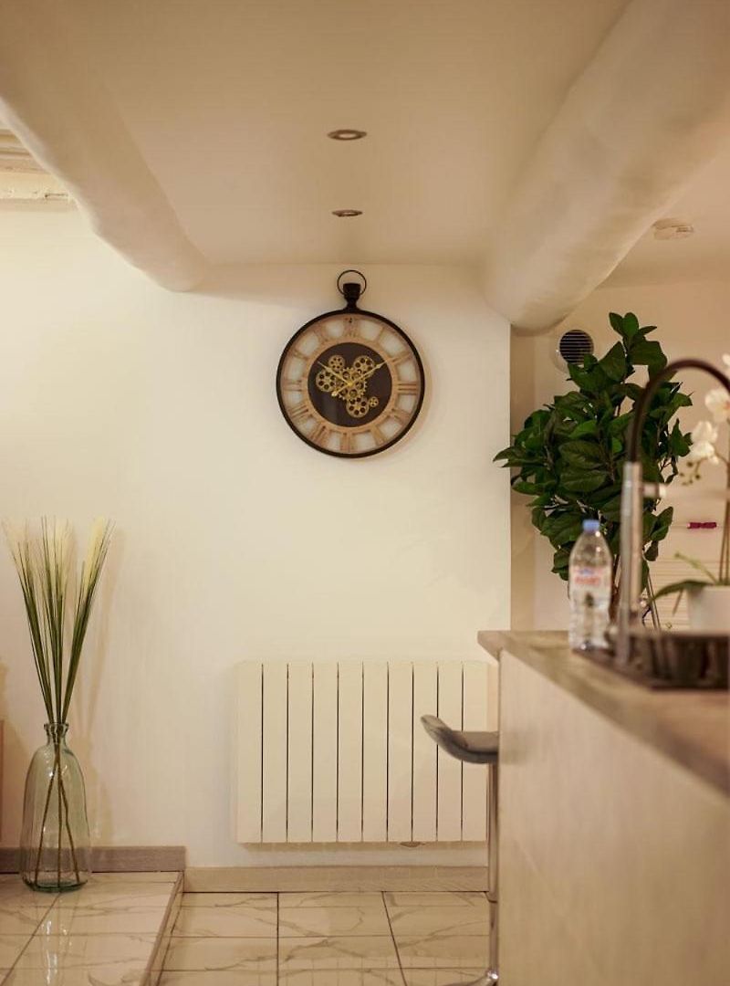 Au Coeur Du Vieux Emplacement Idéal! Appartement