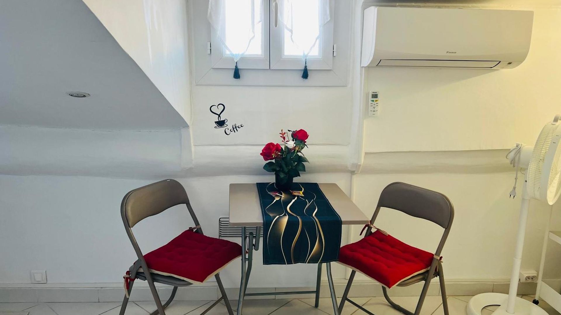 évasion Romantique Sous Les Toits Au Coeur Du Vieux