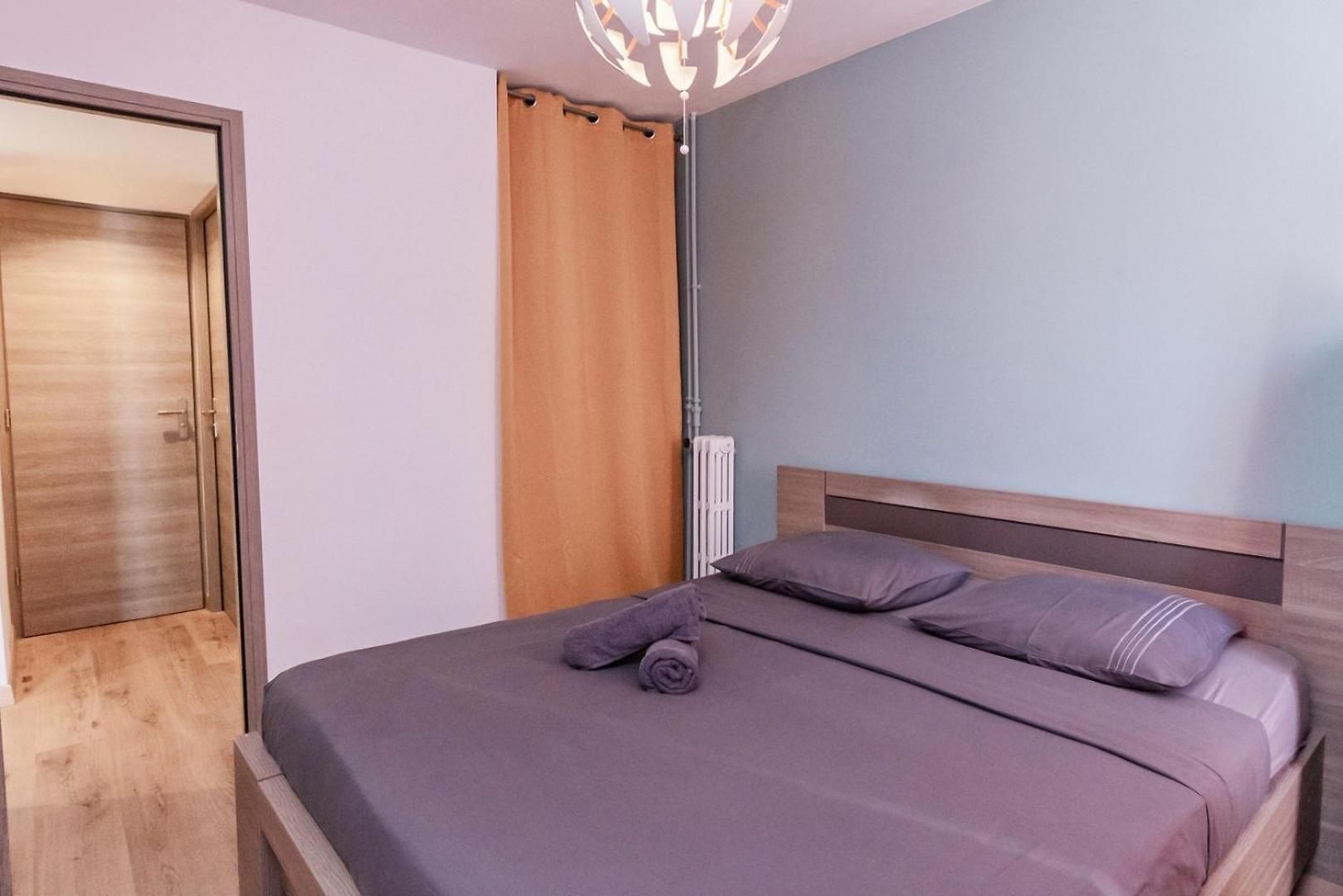 Beautiful 3 - Parking -centre -tram Apartment