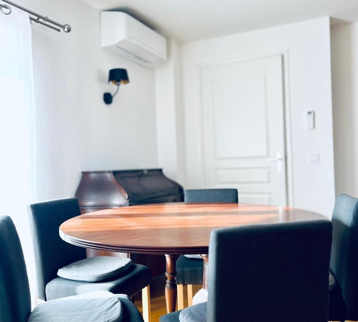 Charming Peaceful Haven In The Golden Square, Air-conditioned *