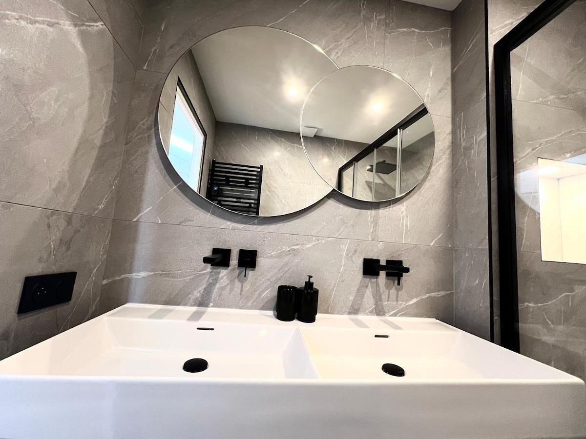 Charming Peaceful Haven In The Golden Square, Air-conditioned * Nice