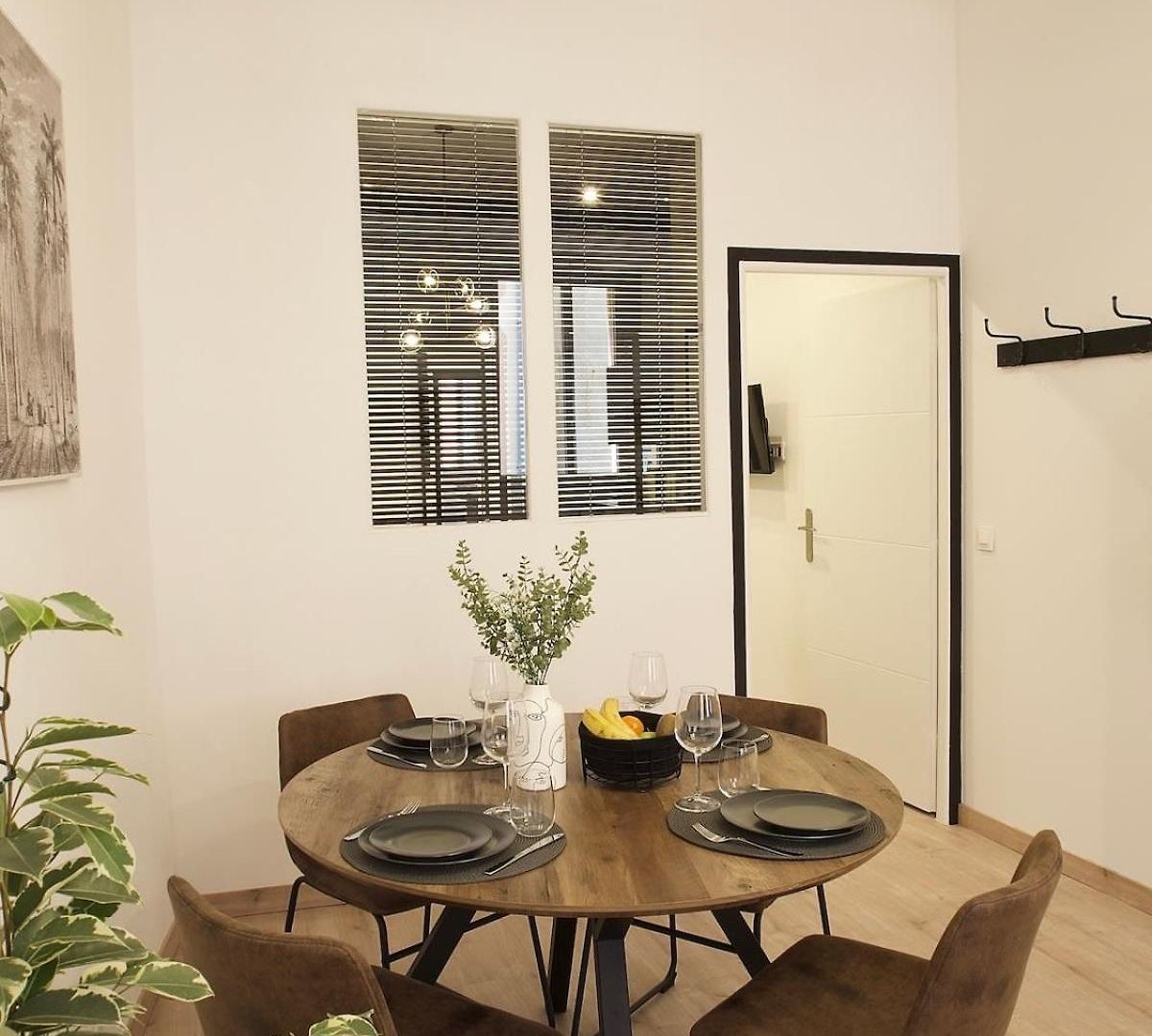06r - Modern - Vieux Appartement Nice