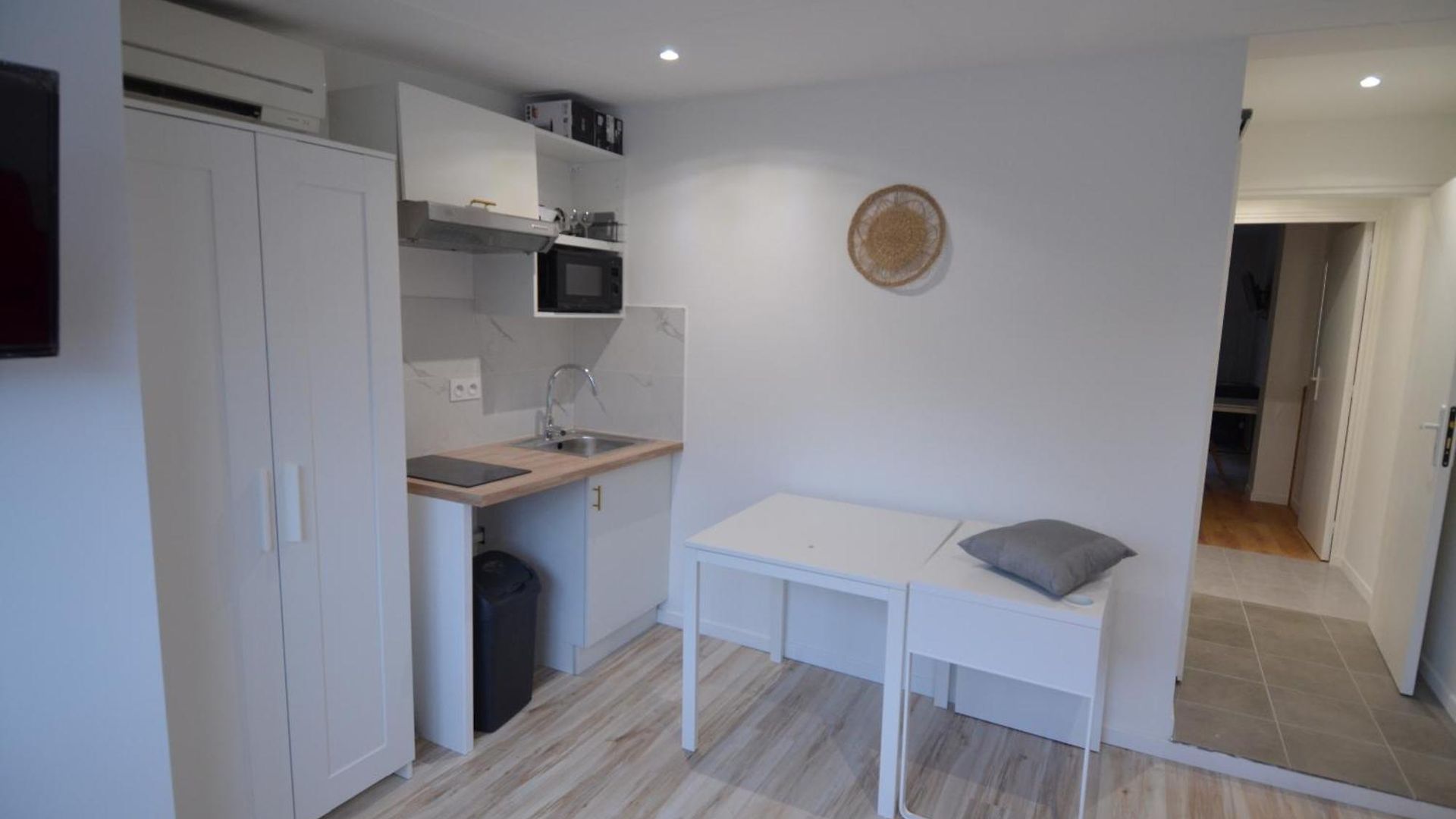 Cassin - Next To Tramway Line 2 Near Airport *