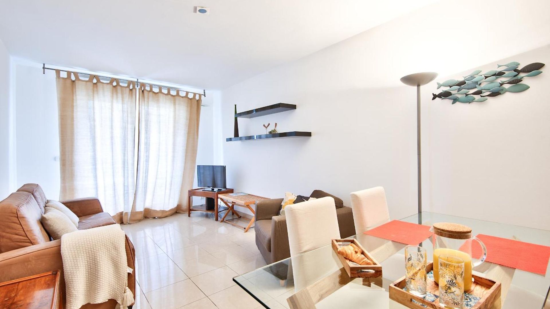 2p Balcon Vue Yourhosthelper 2 Mins De La