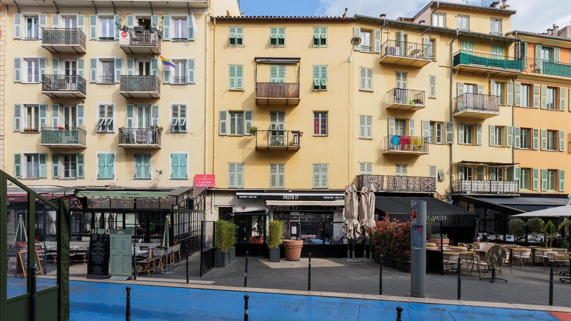 Coquet Place Du Pin