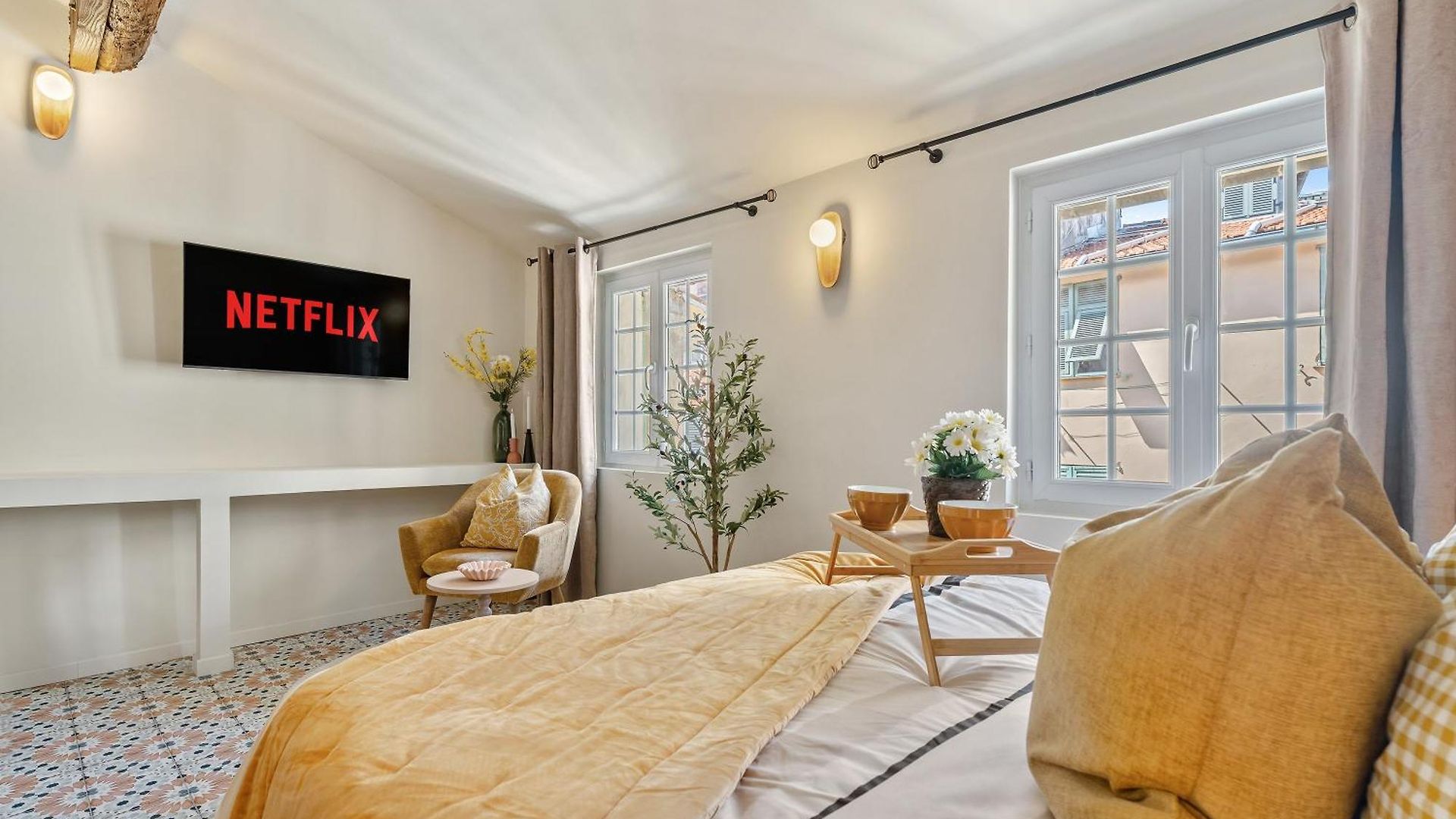 Renting - - Authentic Loft Old Rooftop View & Charm *
