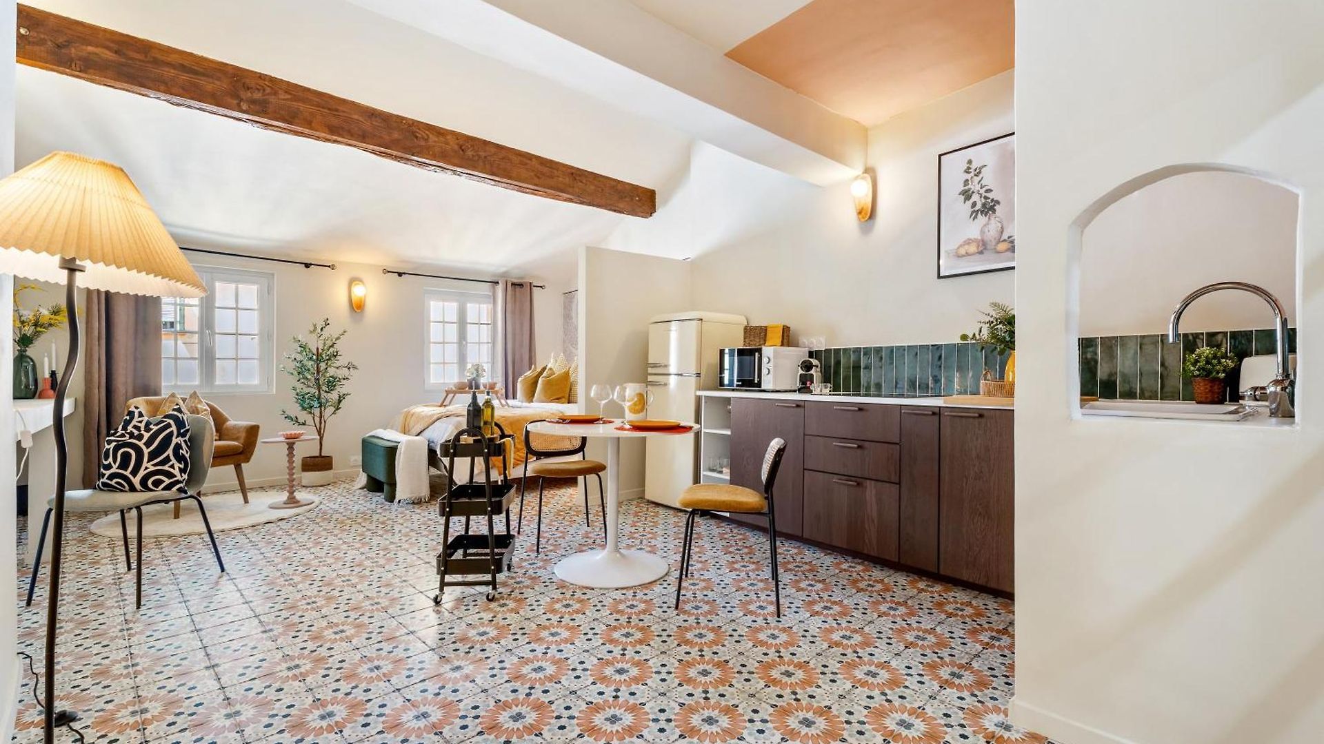 Renting - - Authentic Loft Old Rooftop View & Charm Apartment *