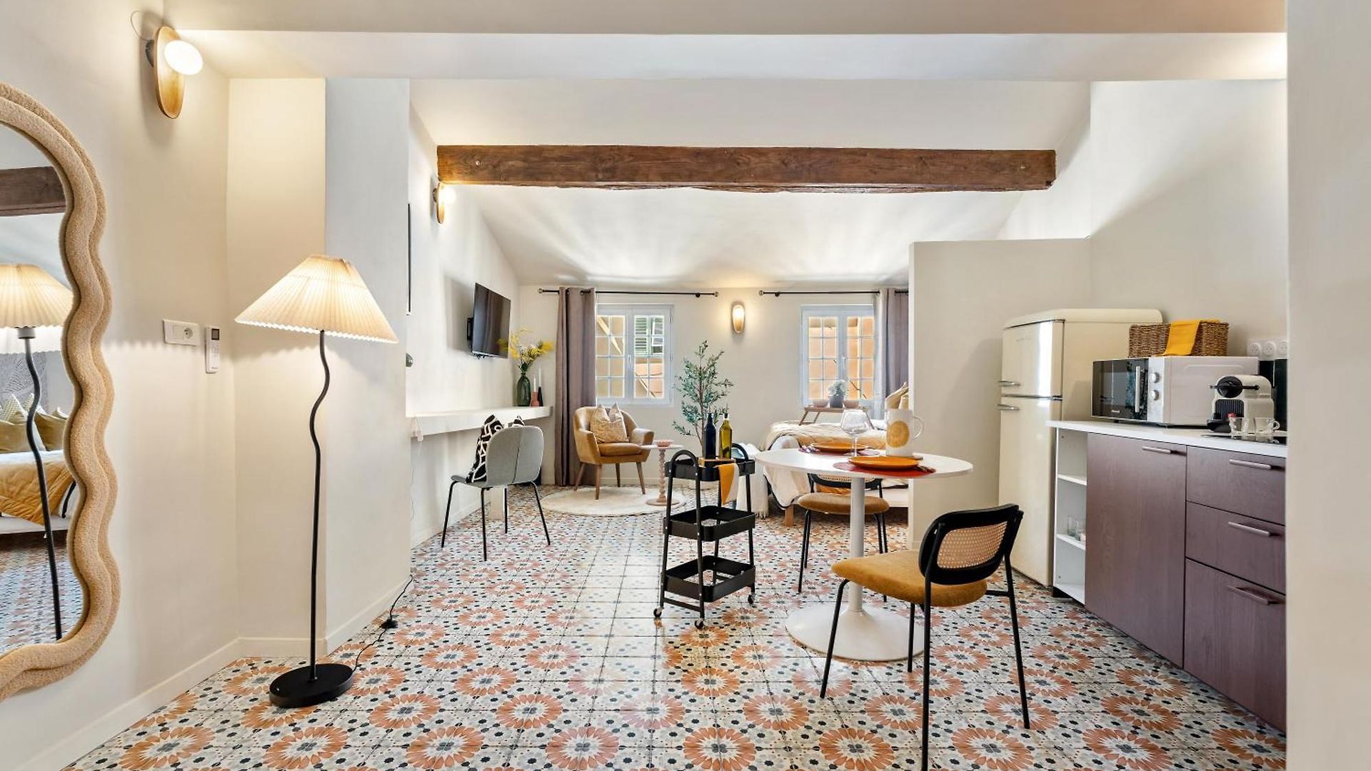 Renting - - Authentic Loft Old Rooftop View & Charm Apartment *