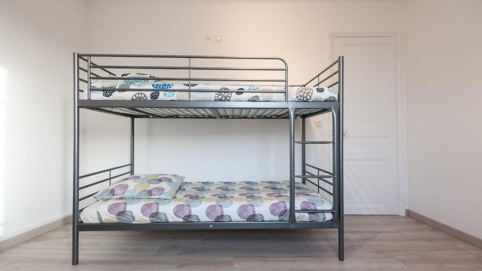 3p Dans Nicoisevuecalmecentralparking Appartement