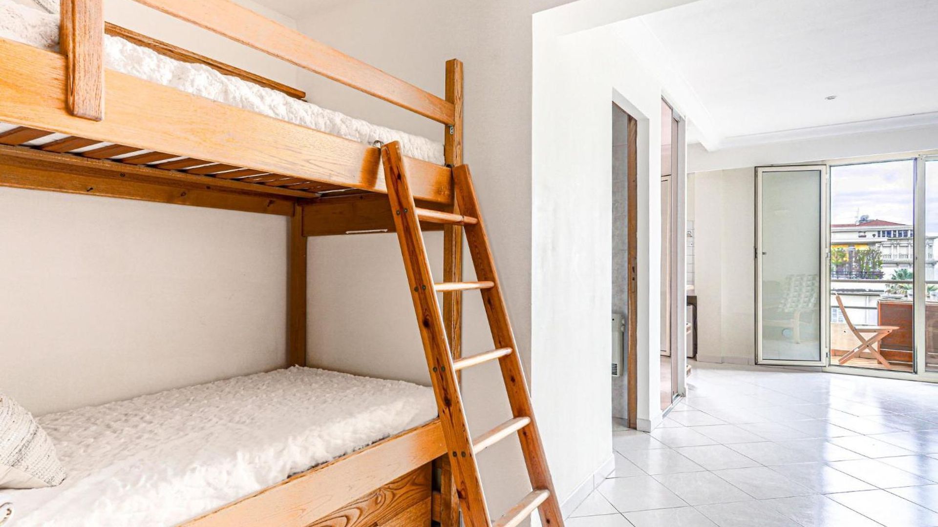 Appartement Le Mirazur By Interhome