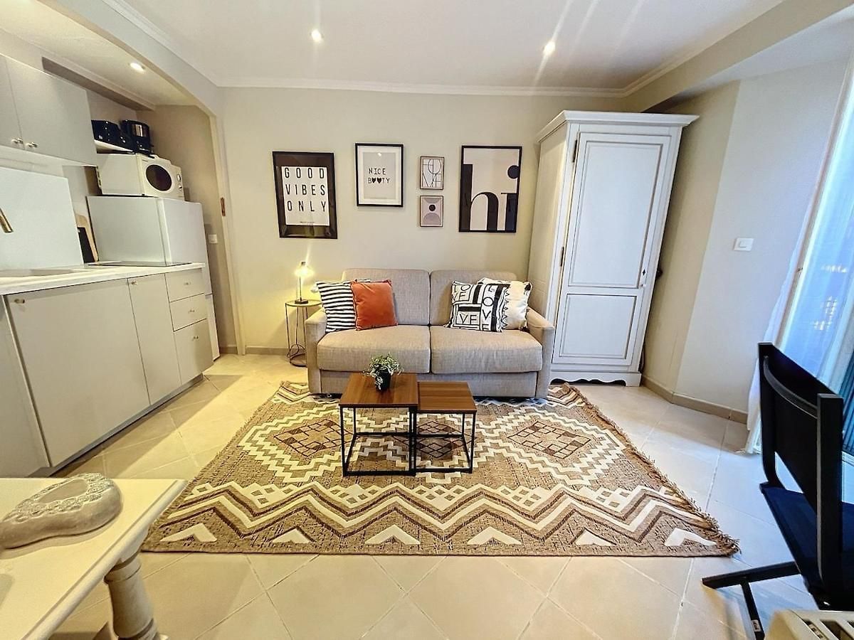 Cosy Avec Jardin Privatif - Carabacel, Apartment Nice