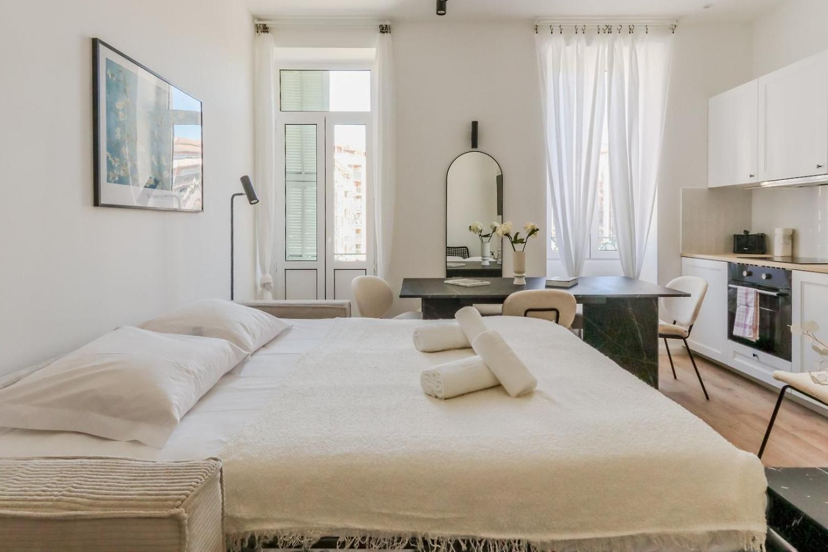 Appartement Fancy 3br Duplex Near Port & Old Town | By Airnest *