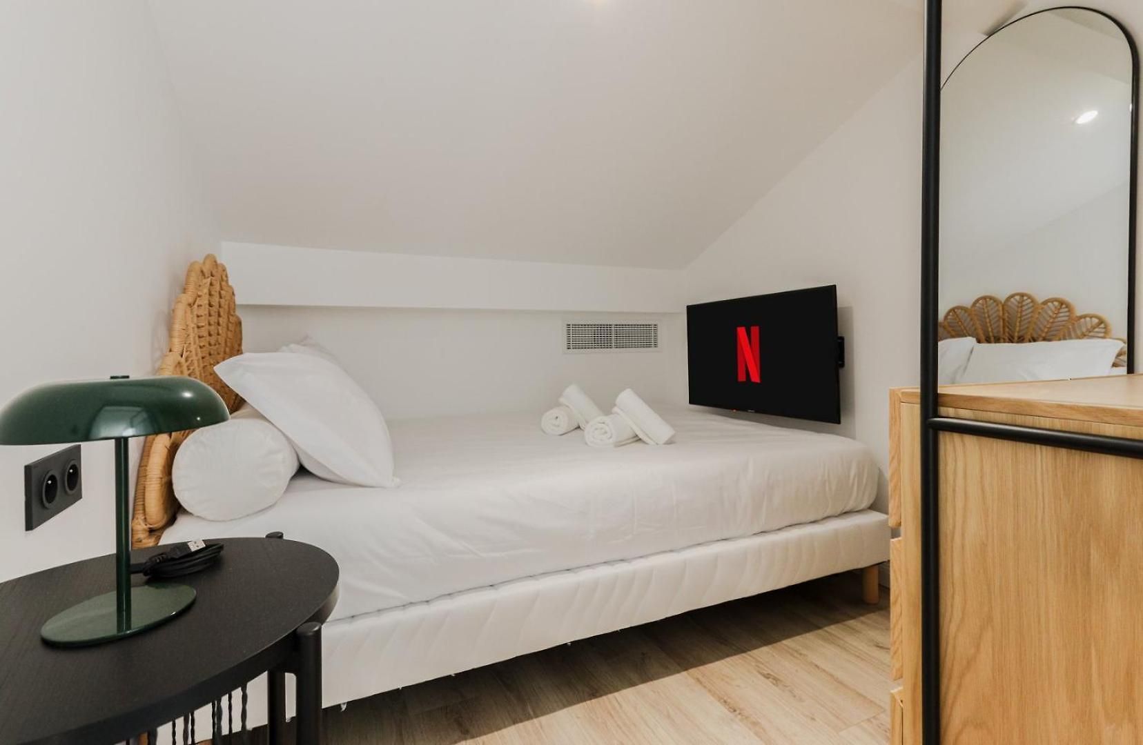Appartement Modern 3br Duplex Near Port & Old Town | By Airnest *