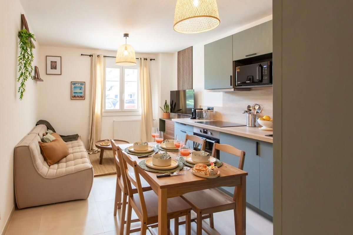 #41 Staywizus - Flat For 6, 3 Bdr Parking Wifi 5mins Walk Tram T1