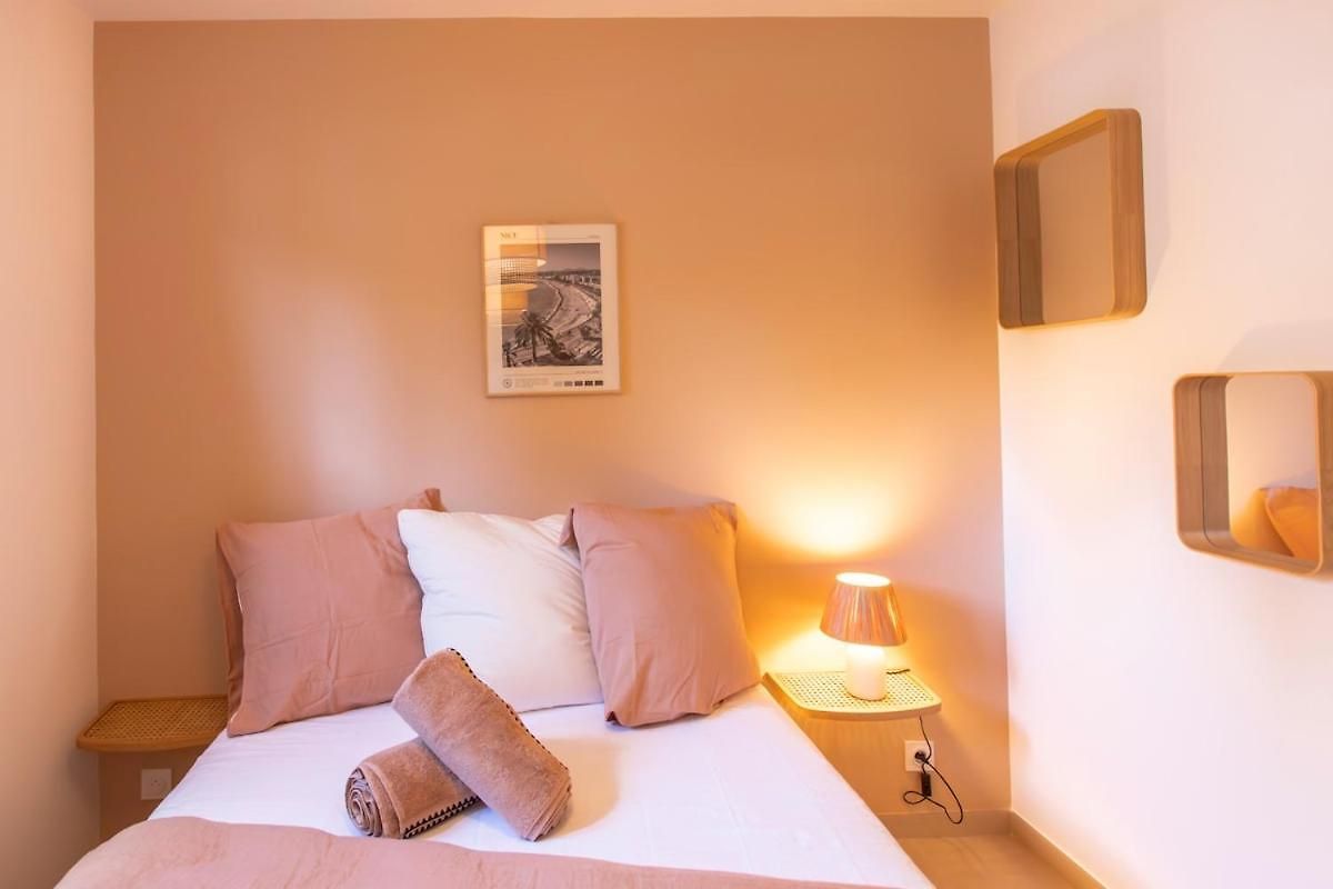 #41 Staywizus - Flat For 6, 3 Bdr Parking Wifi 5mins Walk Tram T1 *