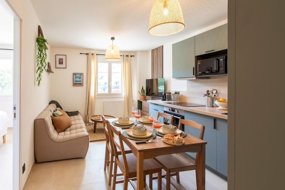 #41 Staywizus - Flat For 6, 3 Bdr Parking Wifi 5mins Walk Tram T1