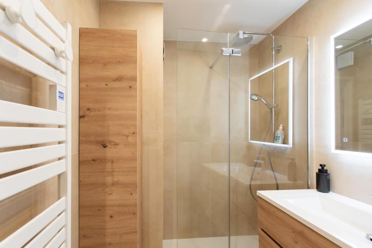 #41 Staywizus - Flat For 6, 3 Bdr Parking Wifi 5mins Walk Tram T1 Appartement