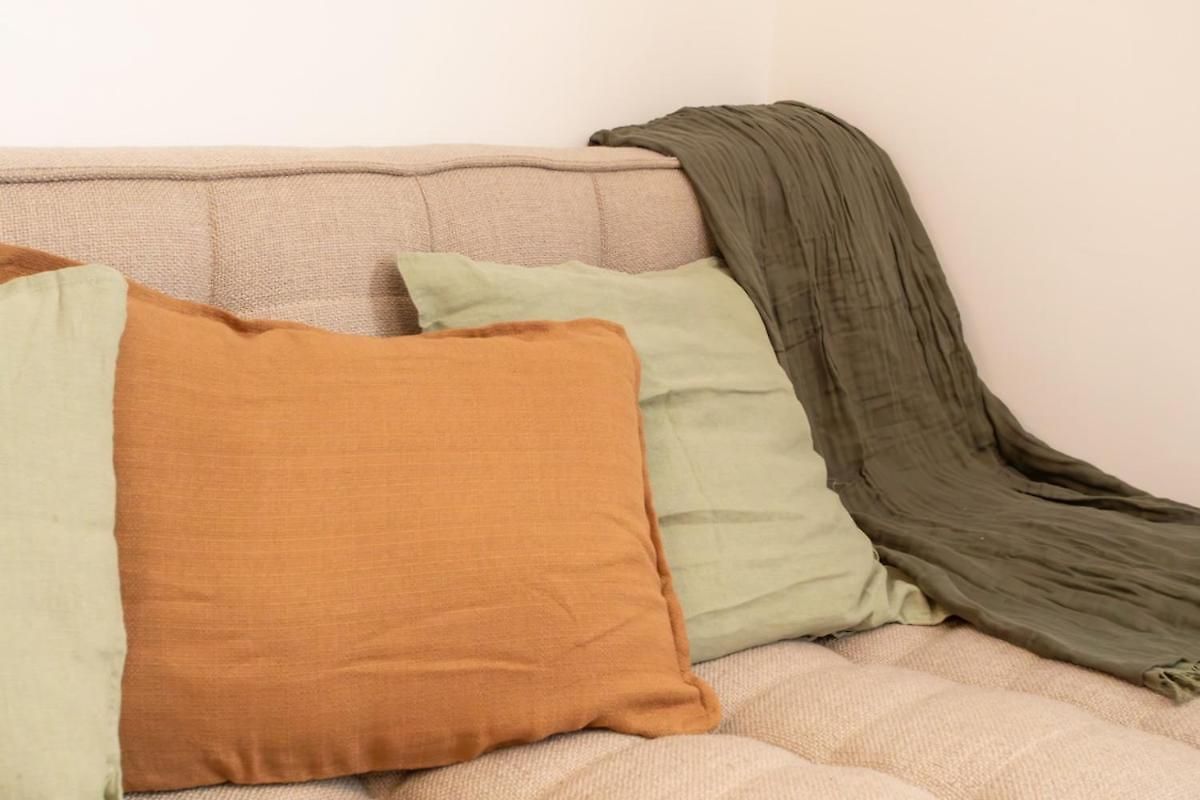 #41 Staywizus - Flat For 6, 3 Bdr Parking Wifi 5mins Walk Tram T1 *