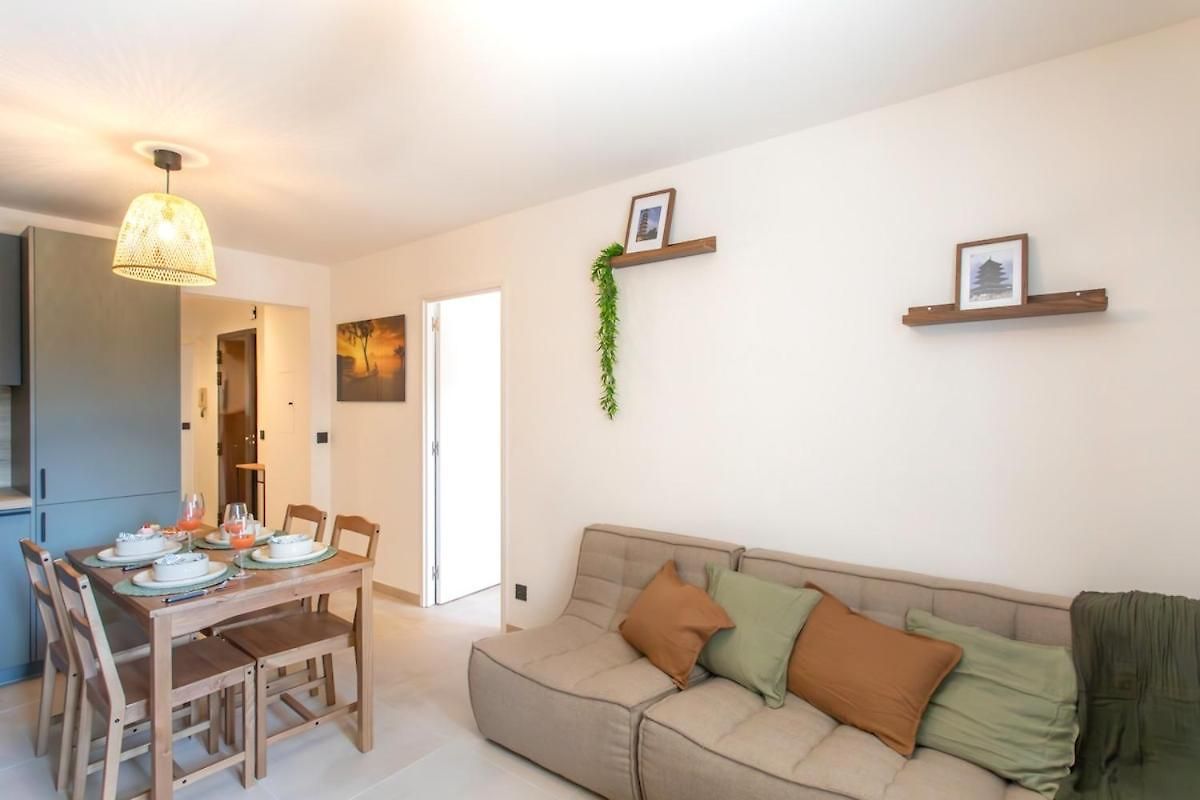 #41 Staywizus - Flat For 6, 3 Bdr Parking Wifi 5mins Walk Tram T1