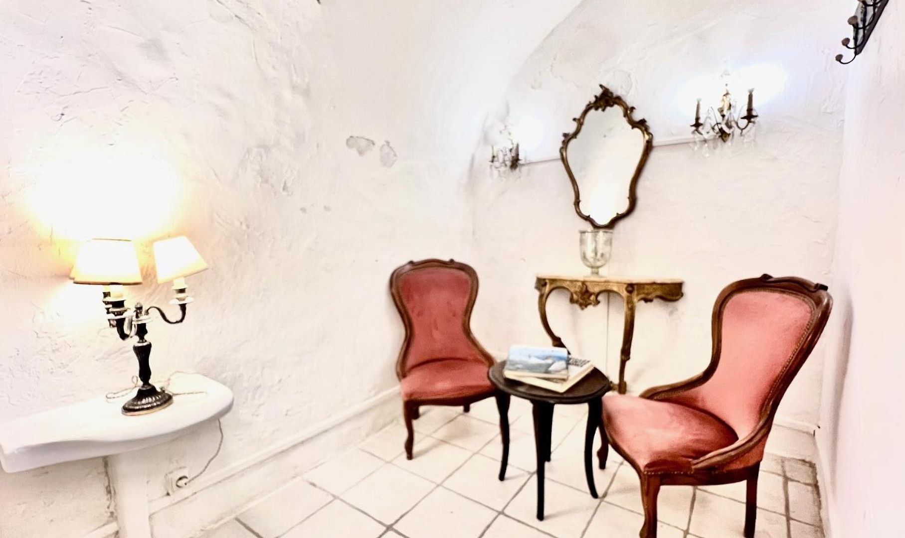 Apartment Riviera: Charming 4-room Beachside In Old Town Nice