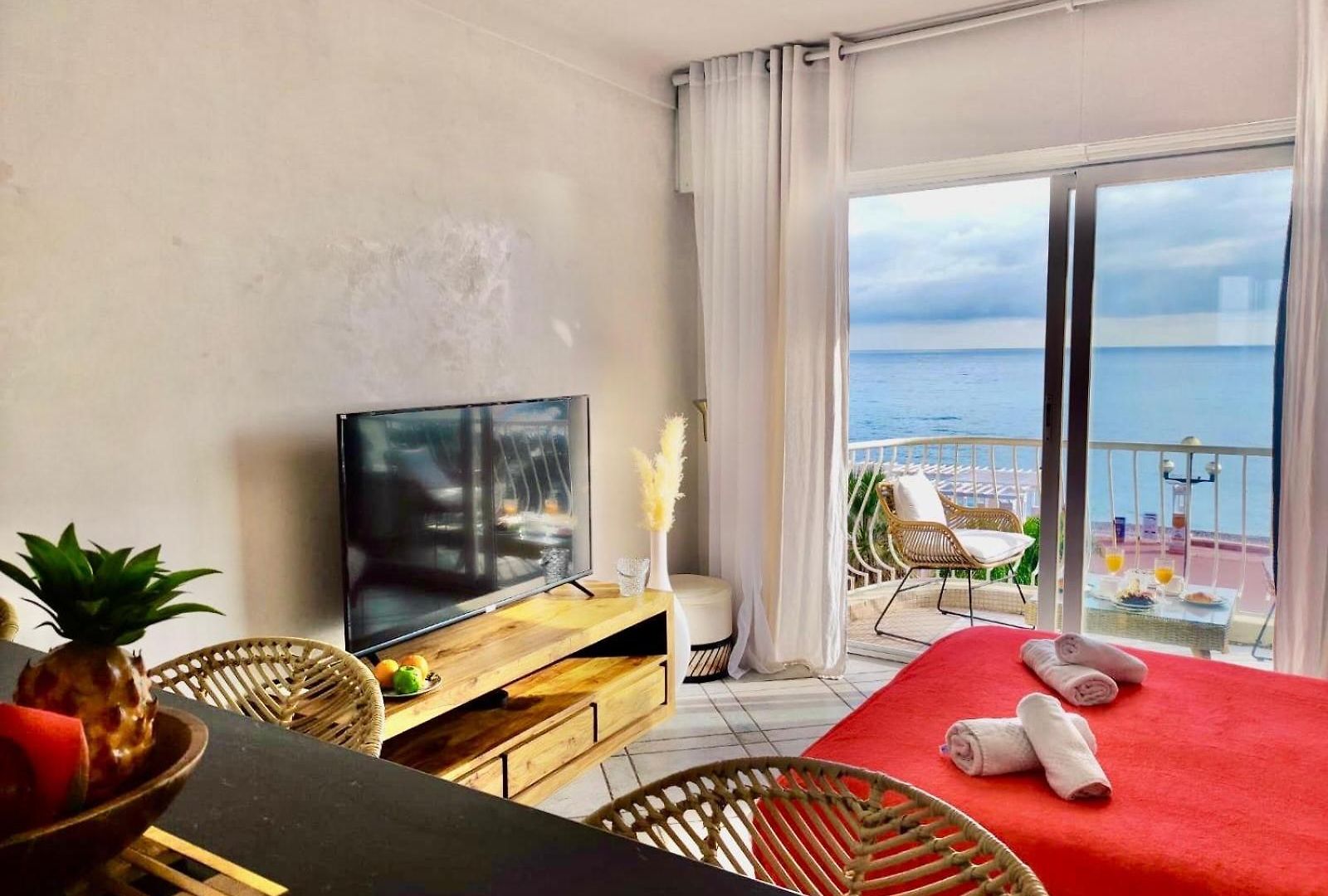 Sea Front Yourhosthelper Apartment