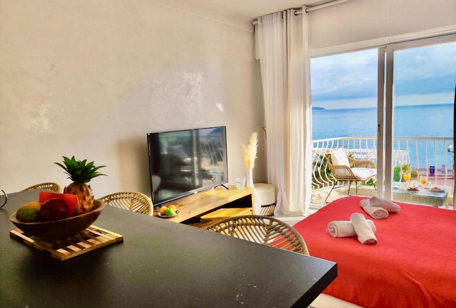 Apartment Sea Front Yourhosthelper