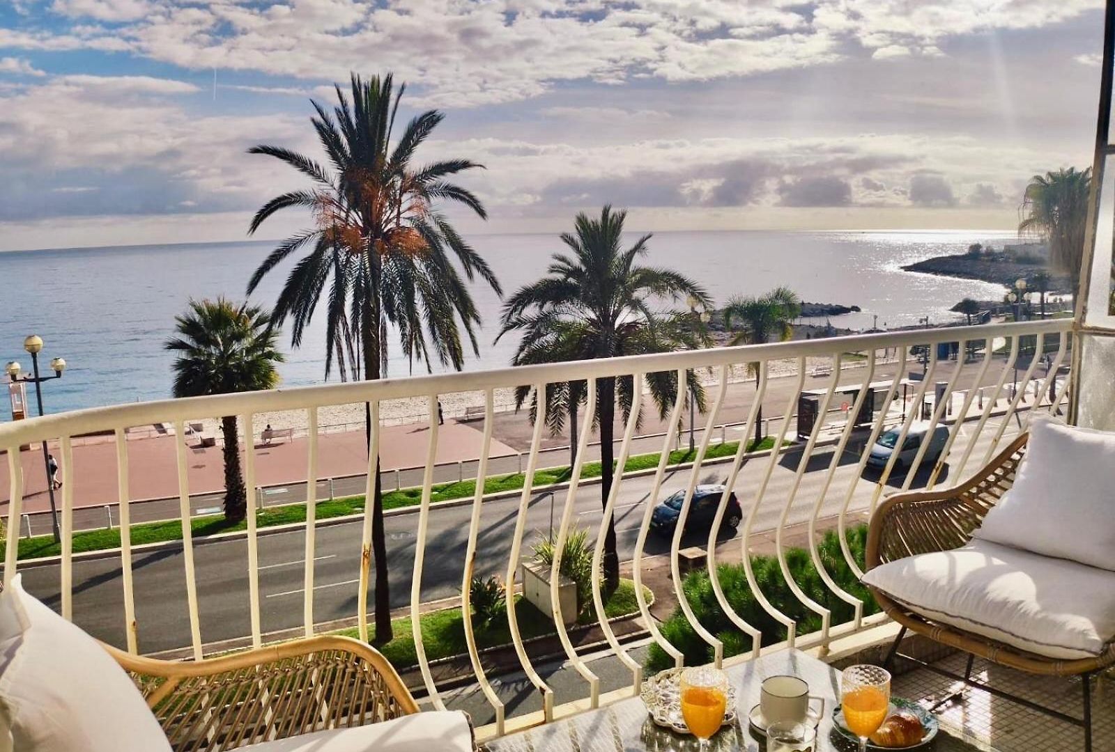 Apartment Sea Front Yourhosthelper Nice