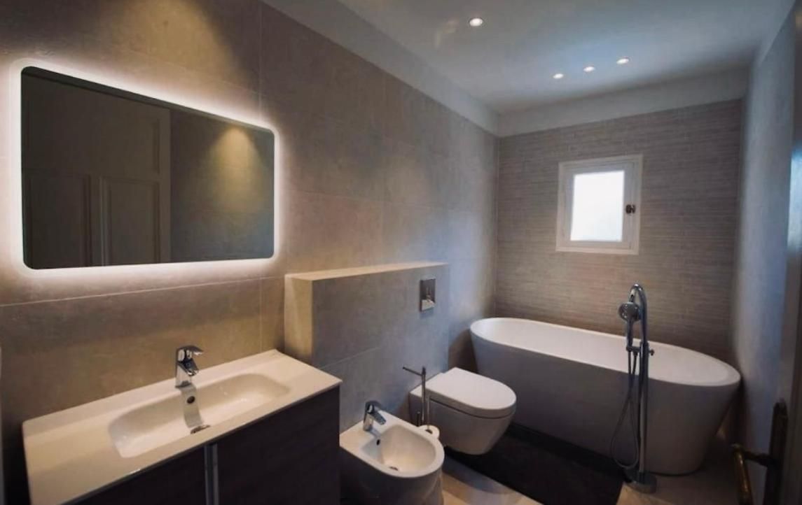 Prestigieuse Avec Piscine Privée Au Cœur De * Nice