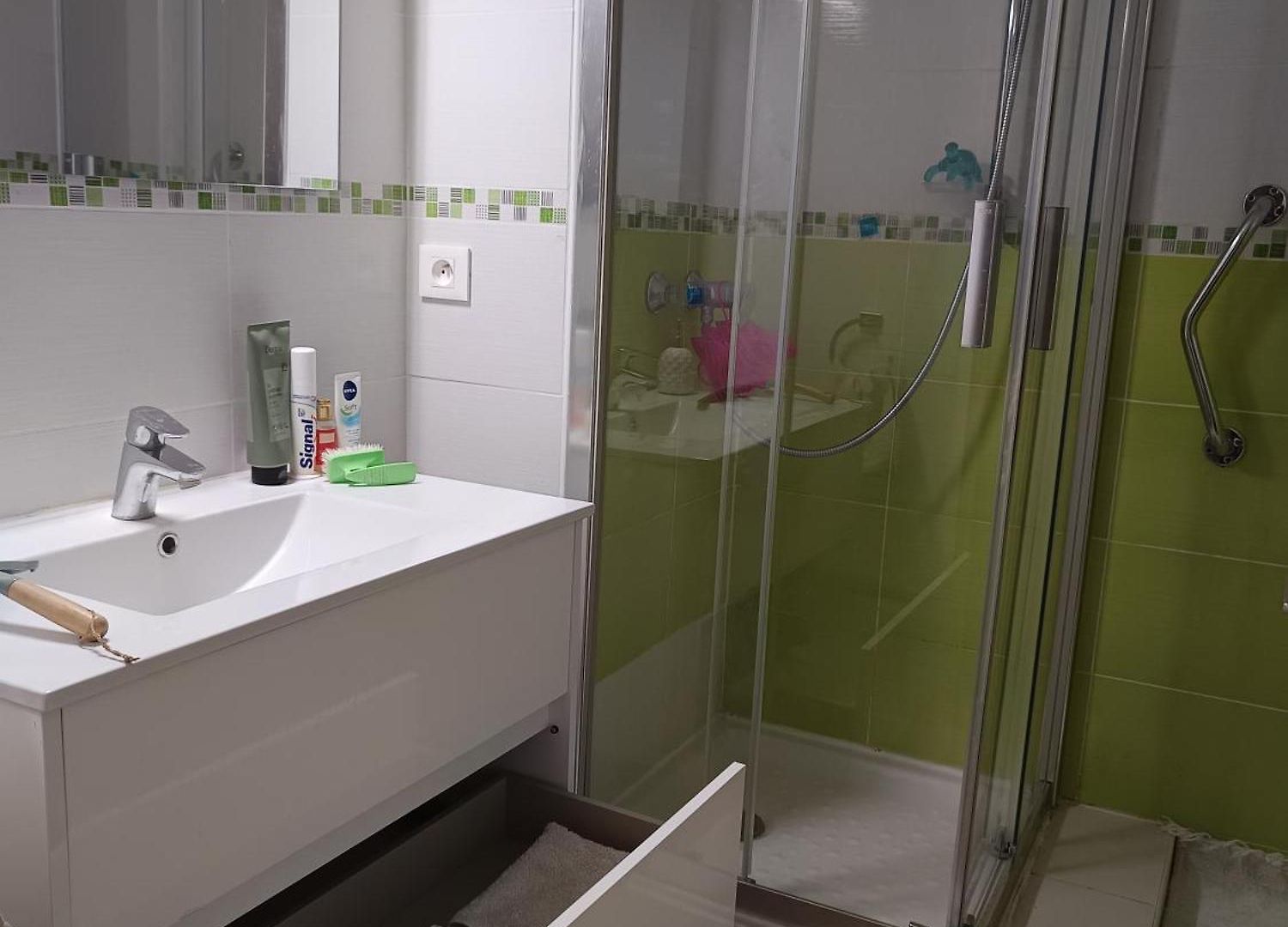 Grand 80m2 Parking Appartement *