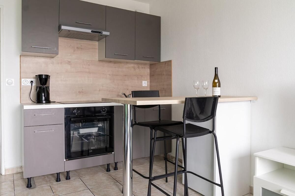 équipé Dans Résidence Avec Piscine à 10mn Du Centre * Nice