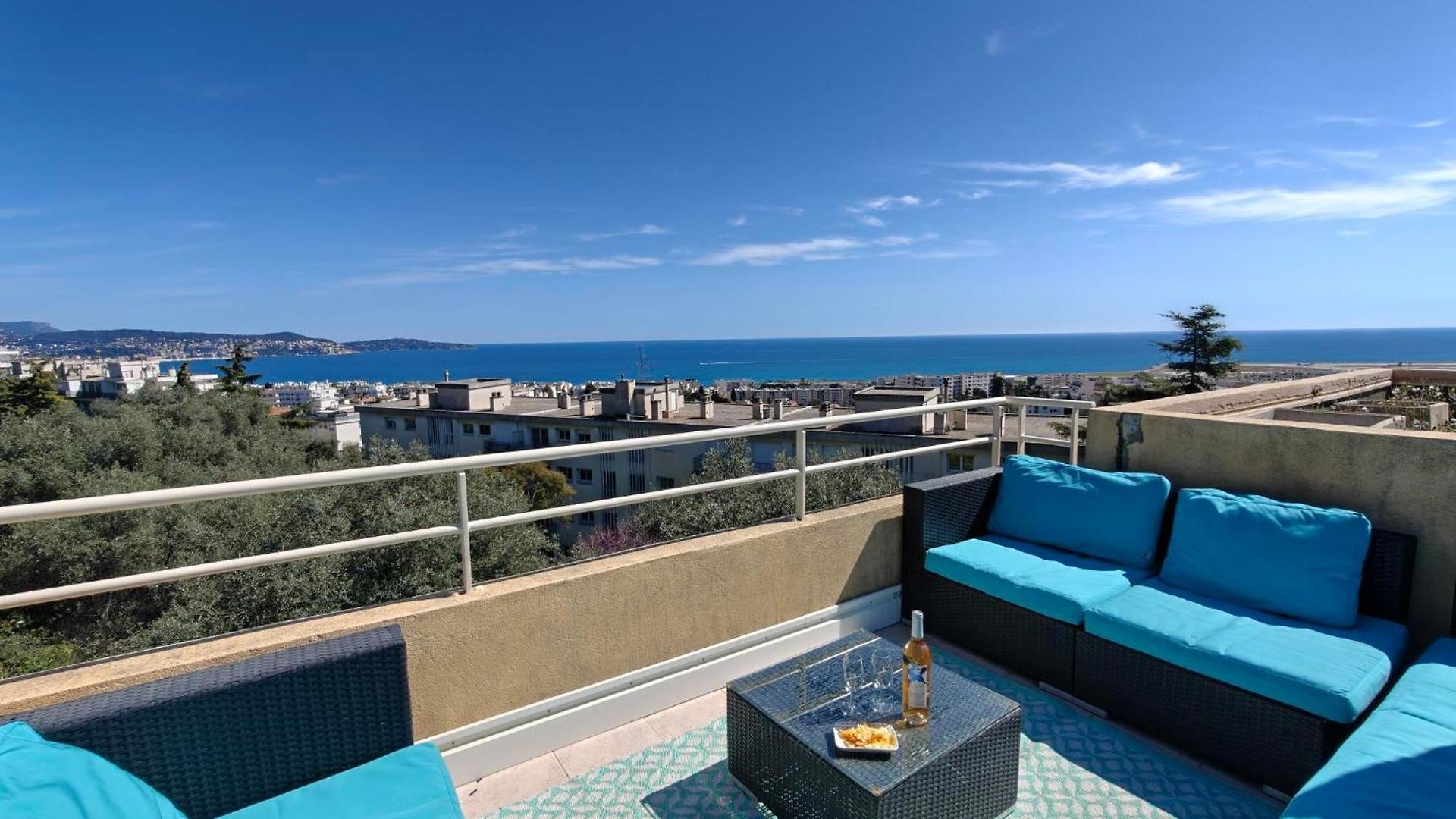 Toit Terrasse Nice-ouest Avec Parking, Clim Et Piscine Apartment *